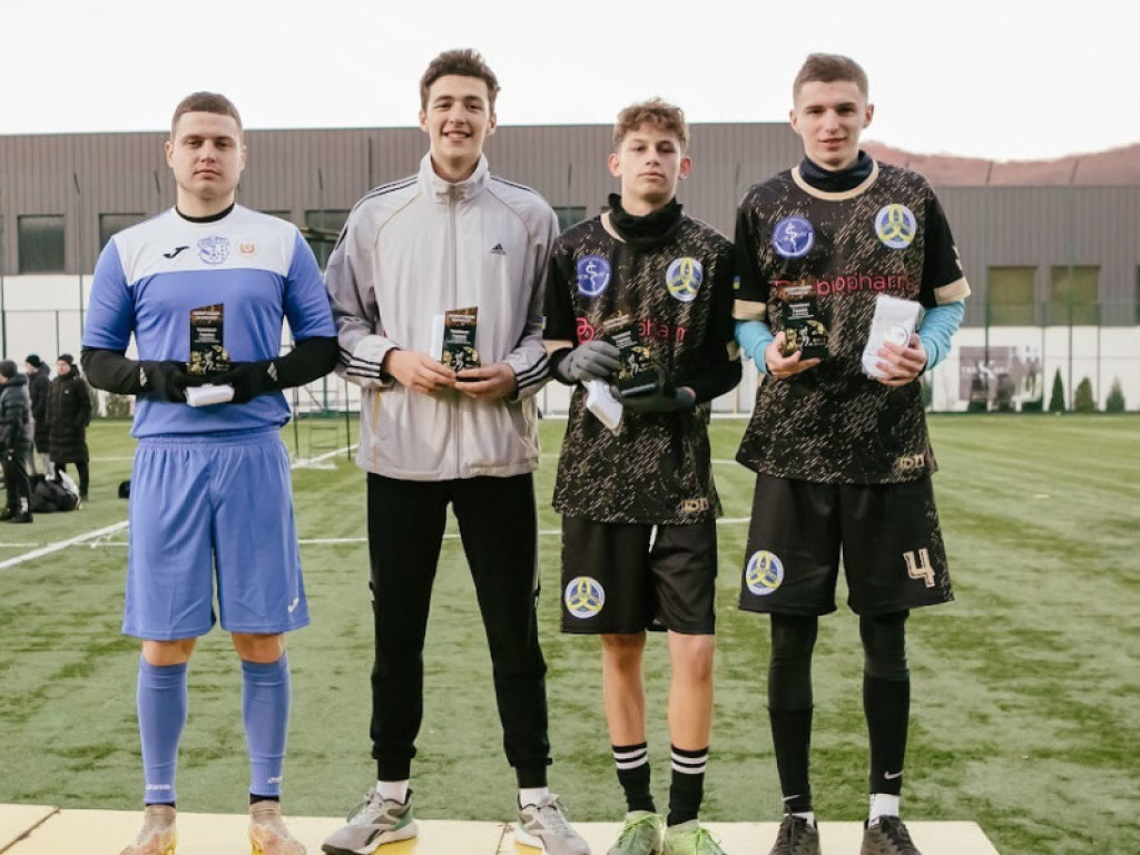 Збірна ПДМУ здобула срібло у Bronze League на Чемпіонаті України з футболу серед студентів-медиків: вітаємо переможців
