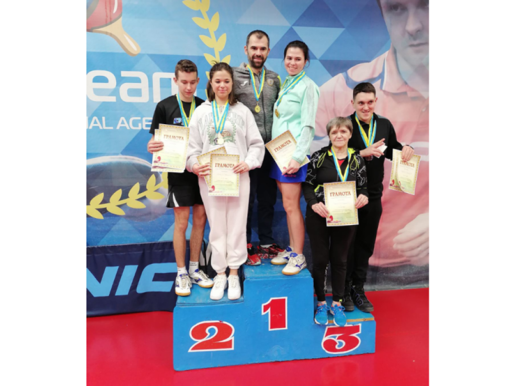 Бронзова нагорода на чемпіонаті з тенісу