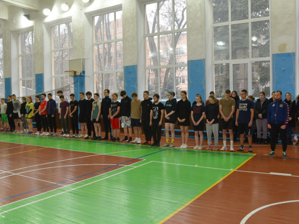 Традиційні спортивно-розважальні змагання "Спорт єднає всіх": молодь ПДМУ потужну спортивну підготовку